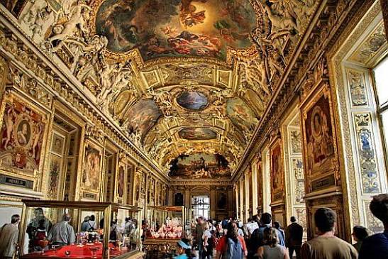Wie viel Zeit braucht man für den Louvre?